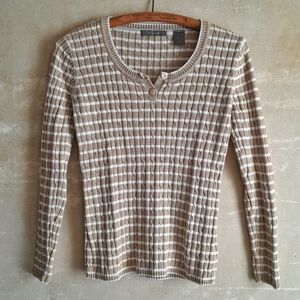 256a. tan striped Liz Claiborne cable knit henley style sweater, S
